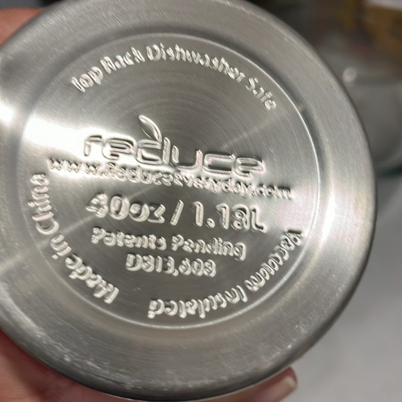 Reduce water bottle or for hot beverages. This is good quality. New - Picture 4 of 7